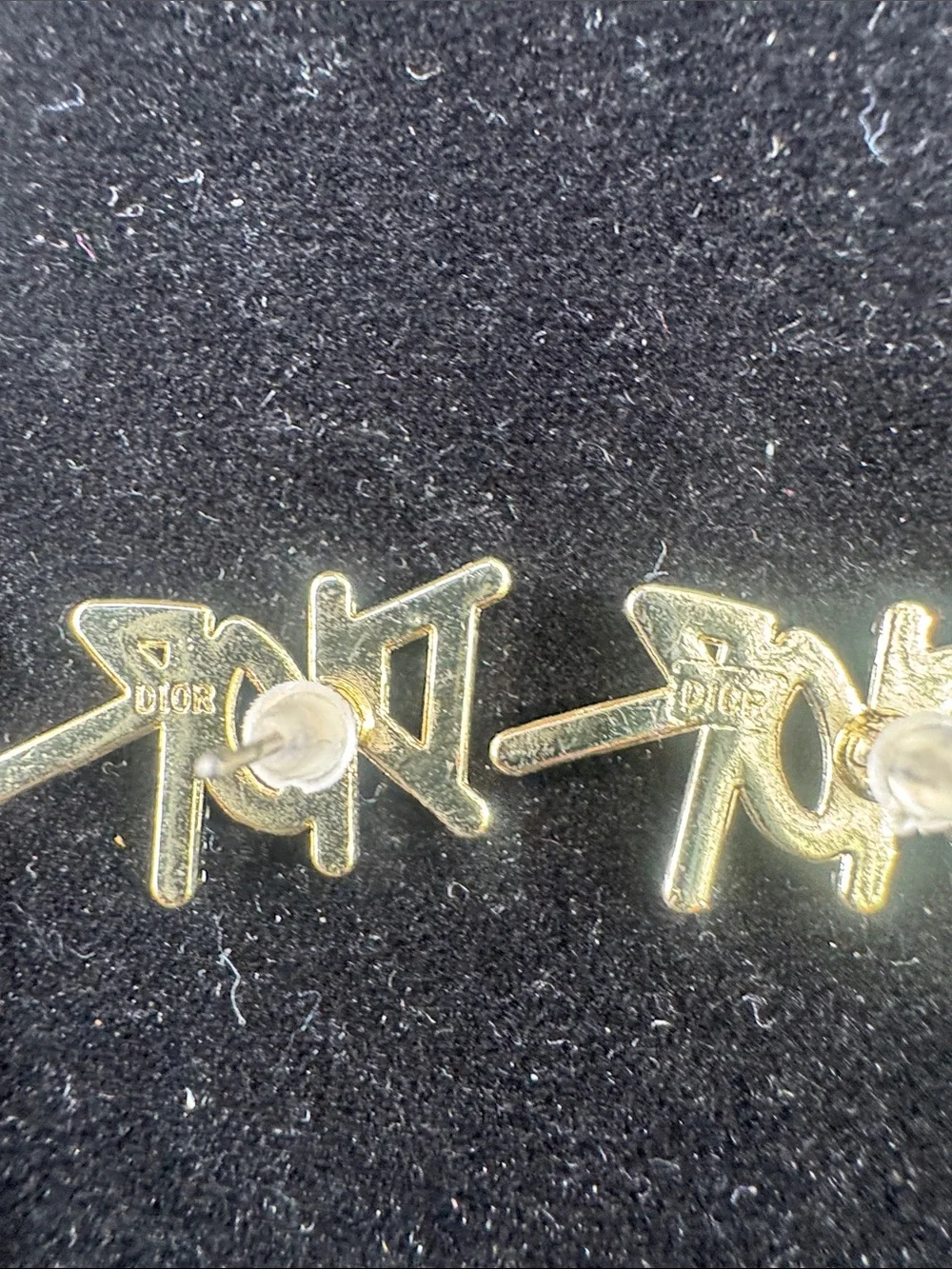 Earrings Gold Tone crystals Stud Earrings - Gold tone